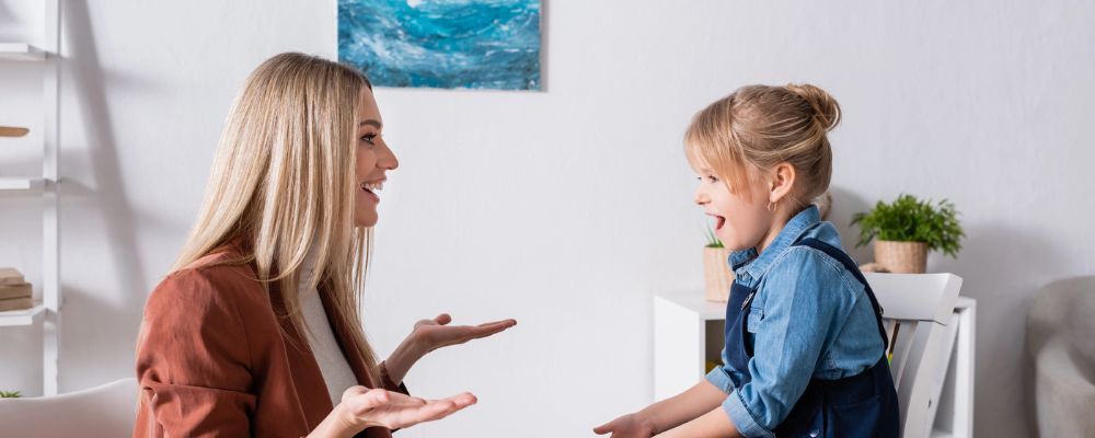 Cómo mejorar la comunicación con logopedia